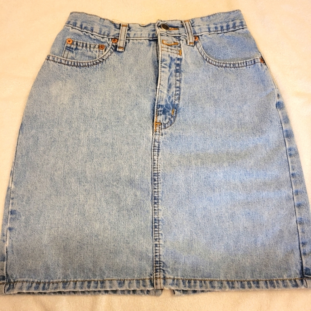 Vintage Nuovo County Seat Jeanswear Atonewashed Denim Miniskirt, size 3/4
